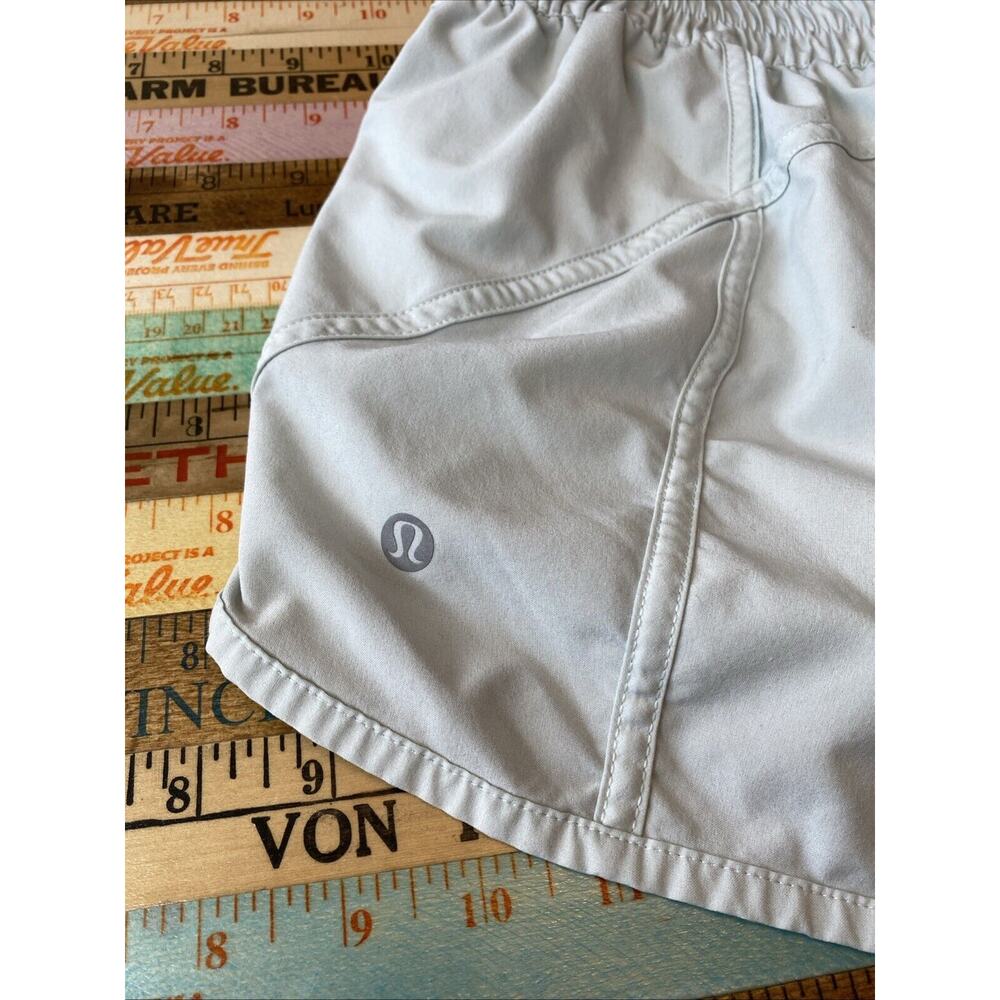 Lululemon Mint Green Shorts Size 6 Lightweight Elastic Zip Pocket Pull On Run - Picture 10 of 11